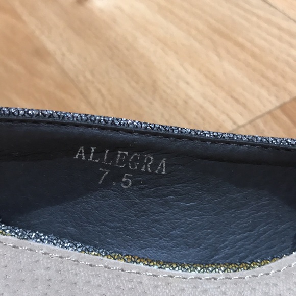 G.C. Shoes ‘ALEGRA’ Sparkly SILVER flat 7.5. NIB. - Picture 7 of 8